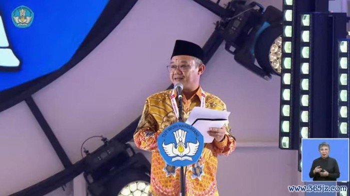 Mendikdasmen Abdul Muti dalamPuncak Hari Guru Nasional 2024 (28/11/2024)